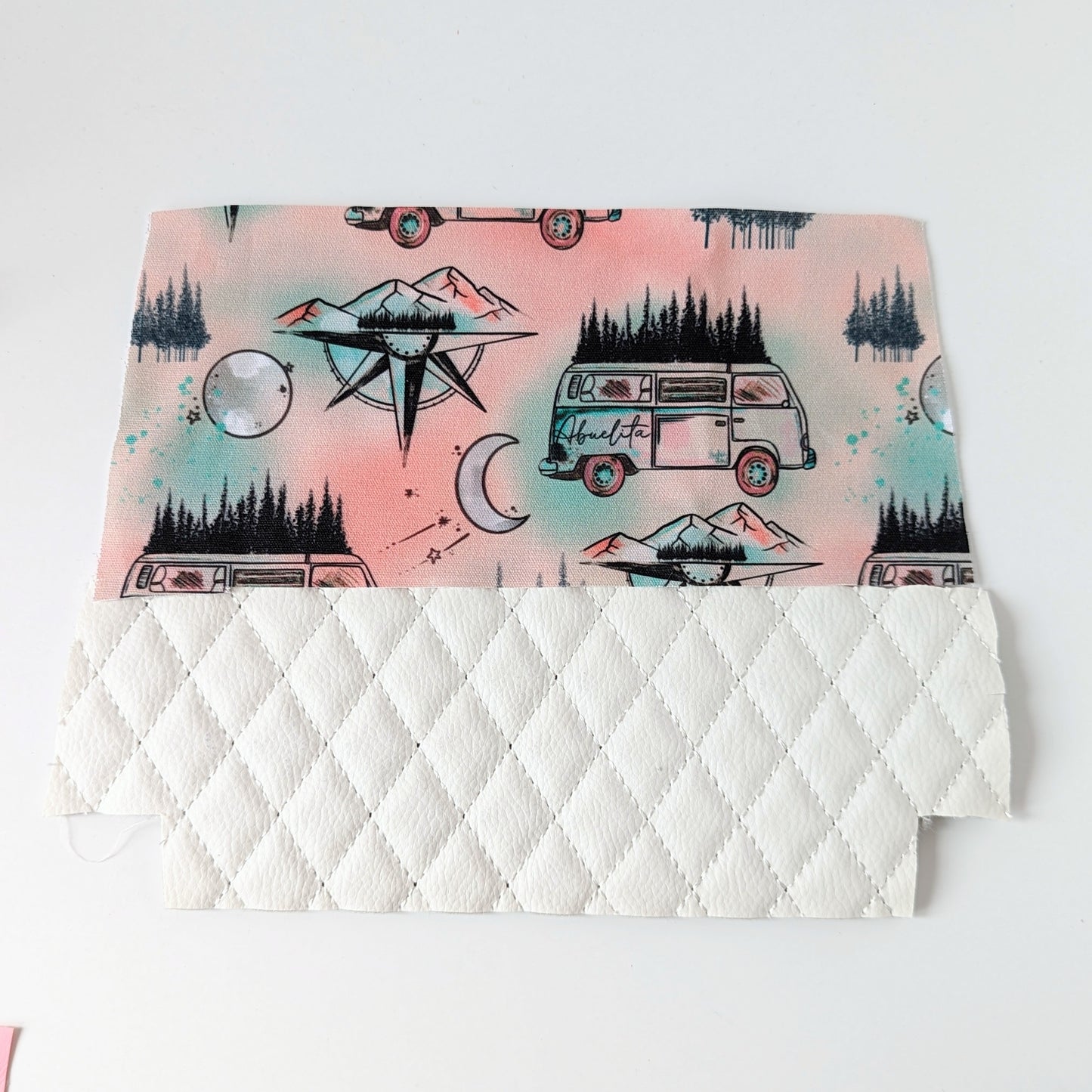 Coffre à crayons 2.0 : Camping Abuelita